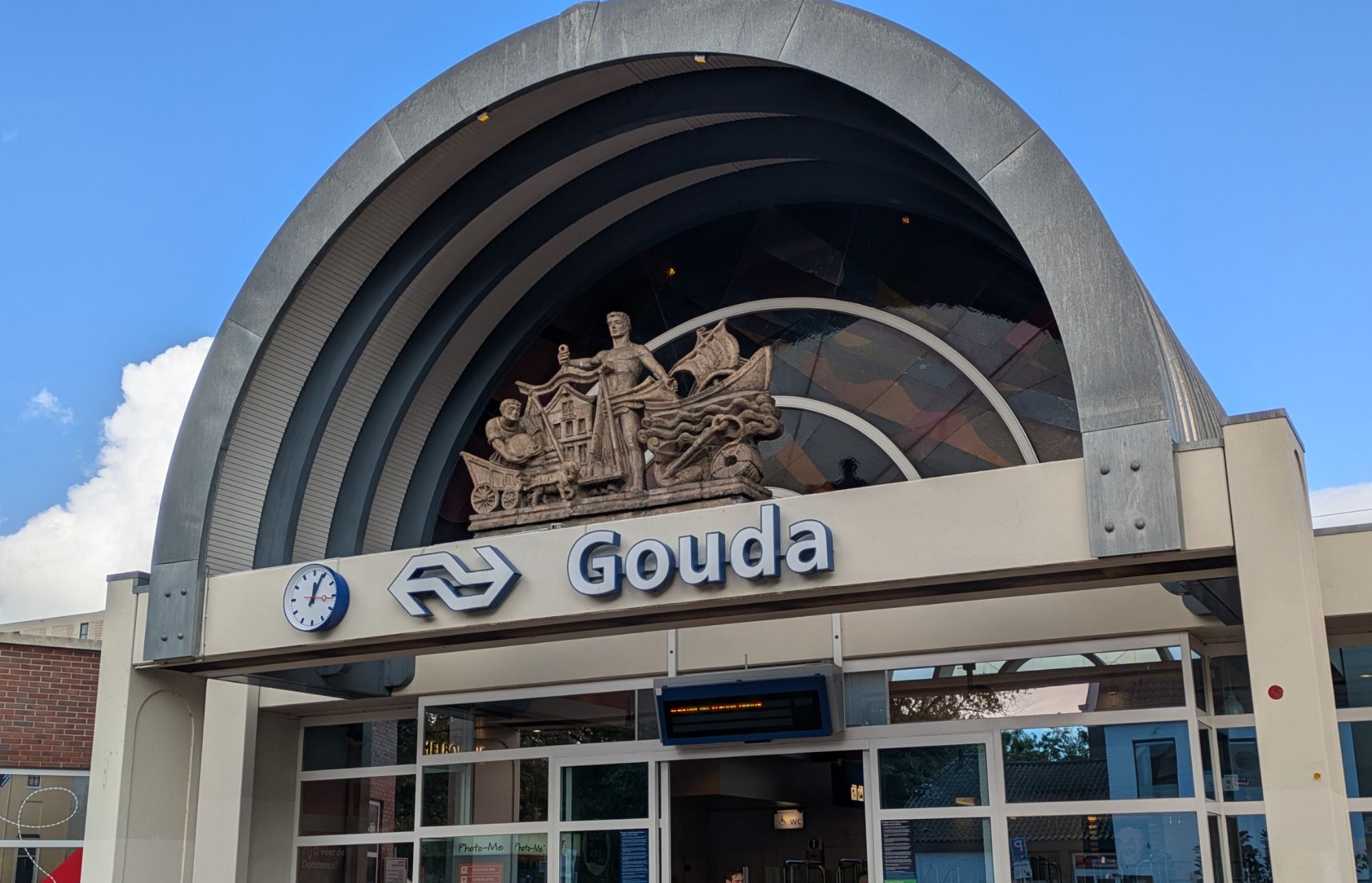 オランダの小さな街ゴーダ（Gouda）｜伝統とチーズの魅力が詰まった