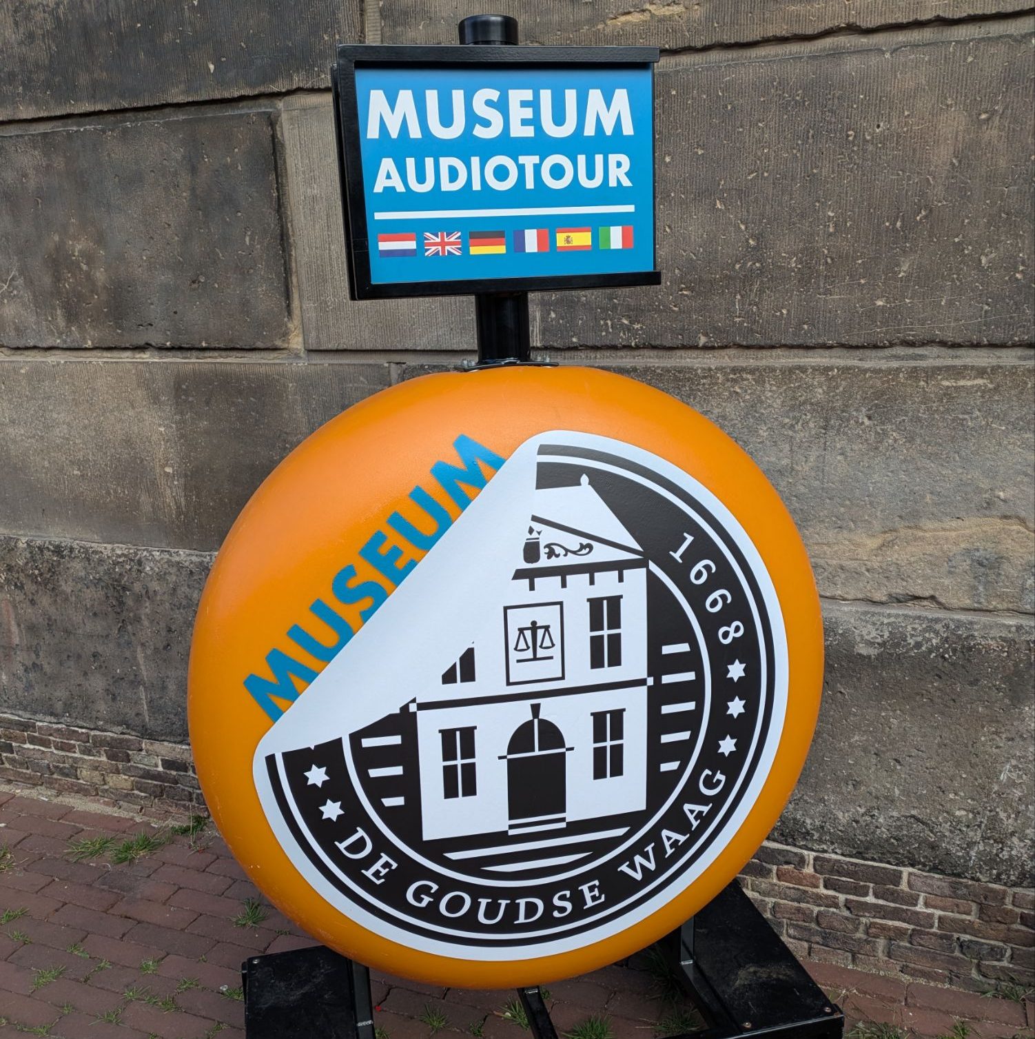 オランダの小さな街ゴーダ（Gouda）｜伝統とチーズの魅力が詰まった